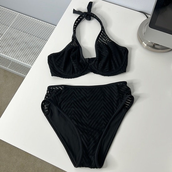 Freya Urban Halter Bikini Top in Color Black Night Women's size 32E (32DDD) - Picture 7 of 7